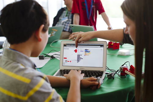 https://www.mint-machen.de/wp-content/uploads/2017/01/Scratch-Day-at-MIT-2015-Fotograf_Kelly-Lorenz.jpg