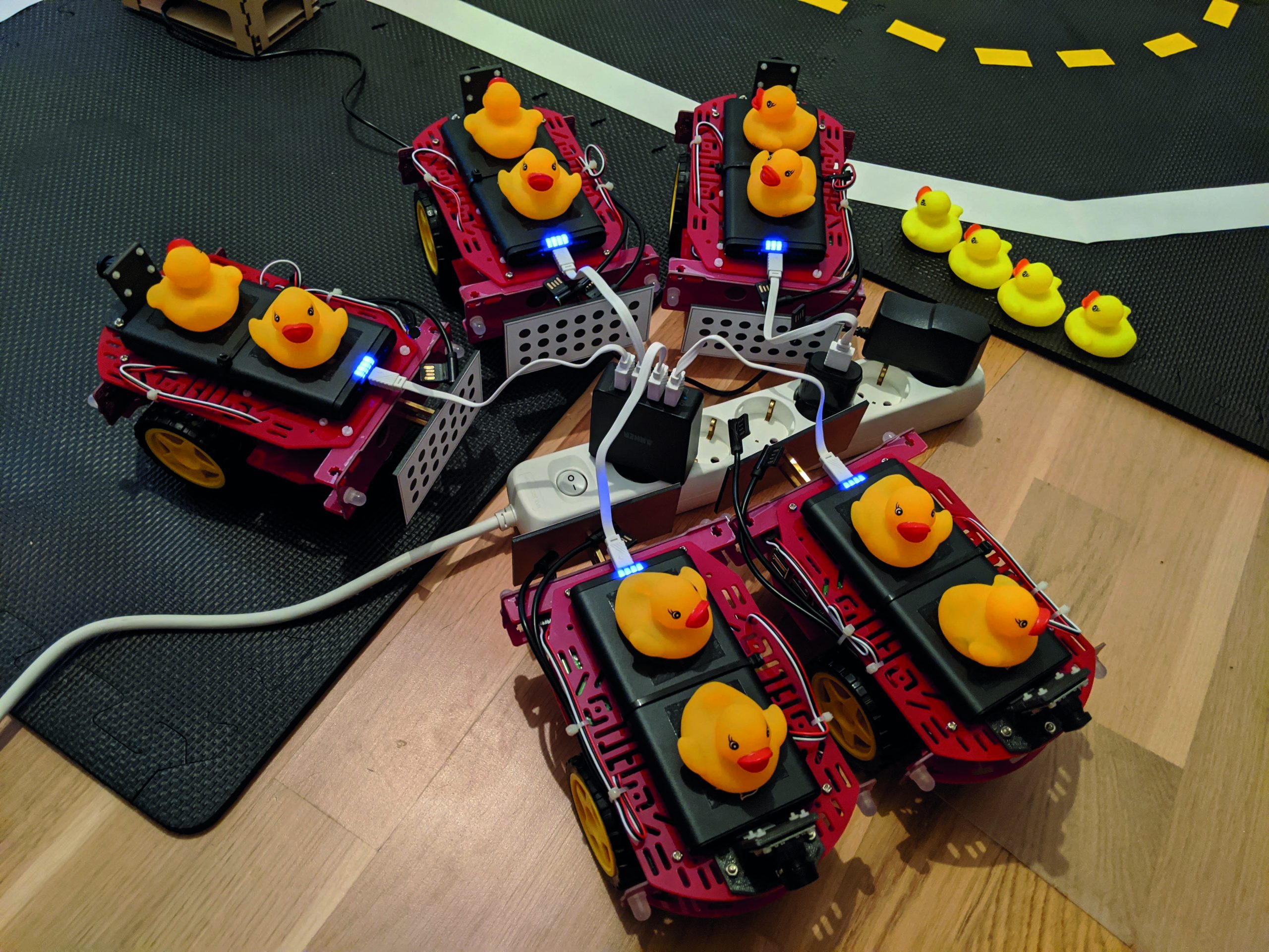https://www.mint-machen.de/wp-content/uploads/2021/02/Duckietown-scaled.jpg